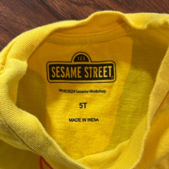 Sesame Street Yellow T-Shirt with Big Bird Print - Picture 2 of 3
